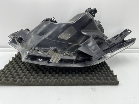 Lampa reflektor Mitsubishi L200 KJ KK KL KB 15-19r. PRAWA przednia EU oryginalna zwykła prawy przód 8301с730