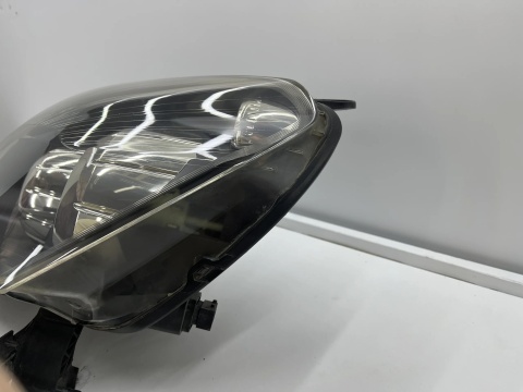 Lampa reflektor Opel Zafira B 05-08r LEWA przednia 24451052 lewy przód EU