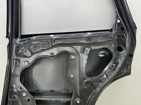 Drzwi Mazda CX-5 CX5 2 II 16-25r. prawe tylne prawy tył KB7W72010