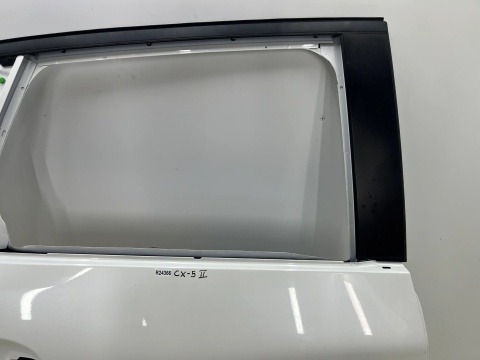 Drzwi Mazda CX-5 CX5 2 II 16-25r. prawe tylne prawy tył KB7W72010