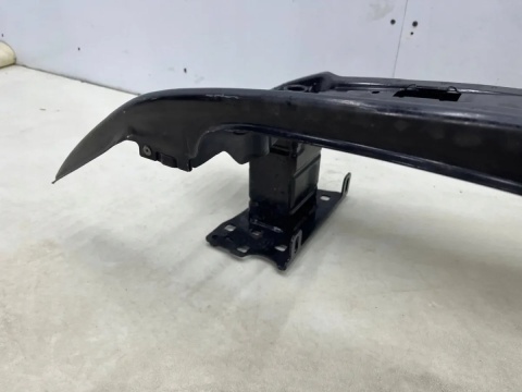 Belka zderzaka VW Touran 2 II 5ta 15r.- przednie wzmocnienie przód 5ta807611