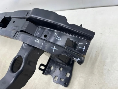 Belka zderzaka VW Touran 2 II 5ta 15r.- przednie wzmocnienie przód 5ta807611