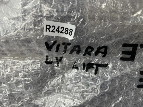 Zderzak przedni Suzuki Vitara LY 18-24r. przód PDC nowy oryginalny 71711-86R