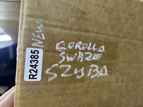 Szyba przednia Toyota Corolla XII E21 Suzuki Swace 20r.- NOWA czołowa z otworem na sensor czujnik kamerę ORYGINALNA