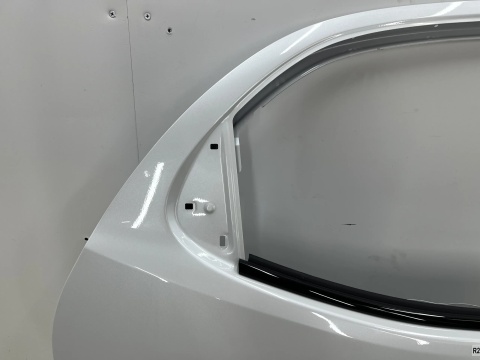 Drzwi Mazda 2 Hybrid Toyota Yaris 4 IV XP21 20r.- prawe tylne prawy tył