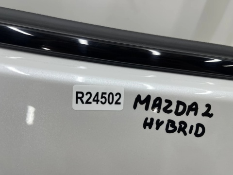 Drzwi Mazda 2 Hybrid Toyota Yaris 4 IV XP21 20r.- prawe tylne prawy tył