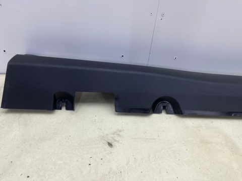 Nakładka progu Mercedes GLC 1 I 253 15-22r. lewa listwa progowa zewnętrzna a2536980800