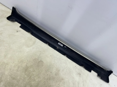 Nakładka progu Mercedes GLC 1 I 253 15-22r. lewa listwa progowa zewnętrzna a2536980800
