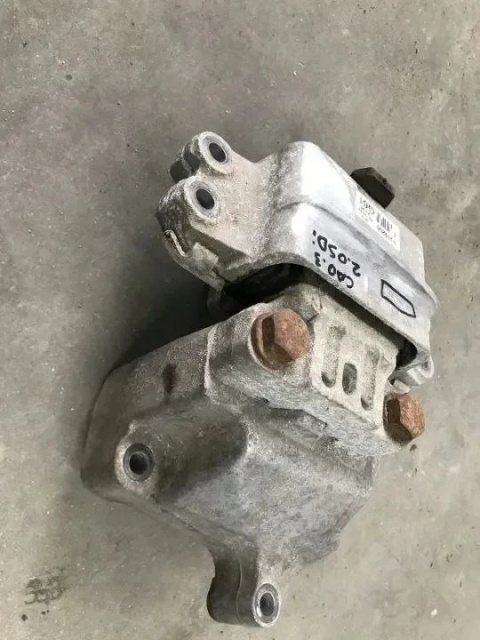 Poduszka skrzyni biegów Volkswagen Audi Seat Skoda mocowanie łapa silnika