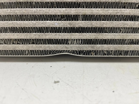 Chłodnica intercoolera BMW F01 F02 F07 F10 F11 08-17r. 2.0D 2.5D 3.0D diesel intercooler oryginał 7805629