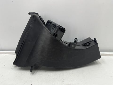 Kanał powietrza Range Rover L460 22r.- lewy chłodzenia hamulców z silniczkiem klapki lr173211