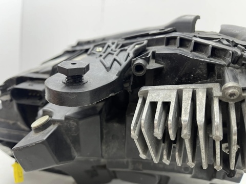 Lampa reflektor Mercedes W205 C-klasa 15-18r. PRAWA przednia Full LED Europa prawy przód a2059069401 oryginalna