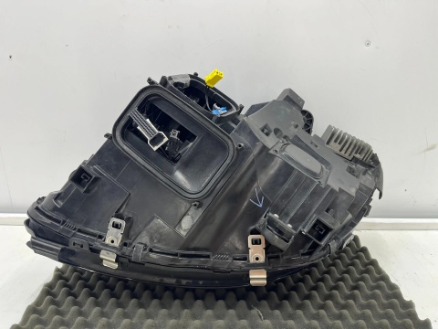 Lampa reflektor Mercedes W205 C-klasa 15-18r. PRAWA przednia Full LED Europa prawy przód a2059069401 oryginalna