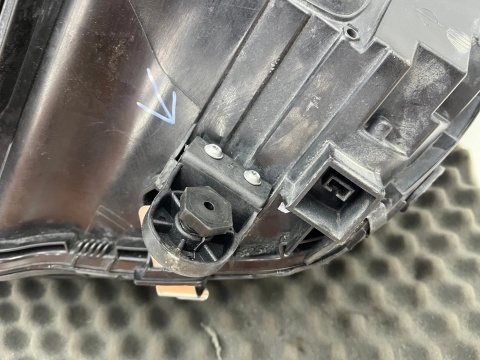 Lampa reflektor Mercedes W205 C-klasa 15-18r. PRAWA przednia Full LED Europa prawy przód a2059069401 oryginalna