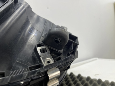 Lampa reflektor Mercedes W205 C-klasa 15-18r. PRAWA przednia Full LED Europa prawy przód a2059069401 oryginalna