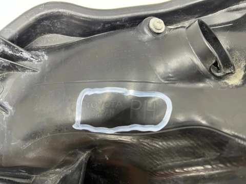 Lampa reflektor Toyota Verso-S Ractis II 10-17r. prawa przednia Europa prawy przód