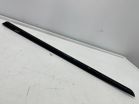 Listwa Porsche Cayenne III 9y 17r.- lewa nakładka zgarniająca szyby przedniej czołowej zaślepka 9y0854327b