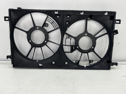 Obudowa wentylatora chłodnicy Toyota C-HR 1 I AX10 Corolla 12 XII E21 Prius 4 IV XW50 1.8 hybrid 16r.- nowa oryginalna