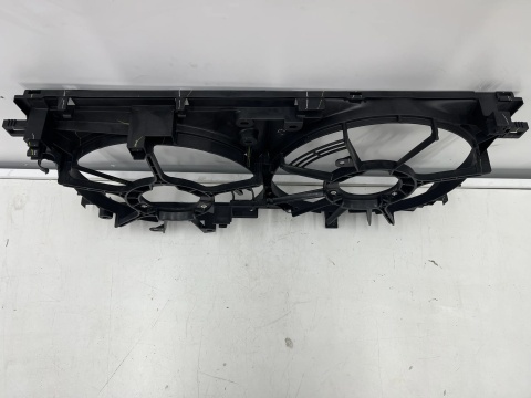 Obudowa wentylatora chłodnicy Toyota C-HR 1 I AX10 Corolla 12 XII E21 Prius 4 IV XW50 1.8 hybrid 16r.- nowa oryginalna