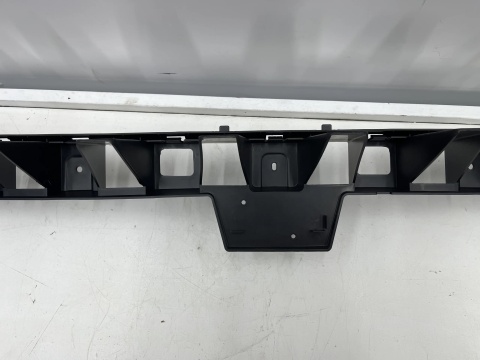 Ślizg Fiat 500X 14r.- tylne środkowe mocowanie zderzaka 51937661