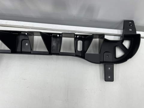 Ślizg Fiat 500X 14r.- tylne środkowe mocowanie zderzaka 51937661