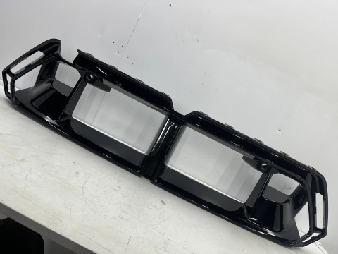 Atrapa BMW M5 G90 G99 24r.- grill zderzaka kratka środkowa dolna 7887417