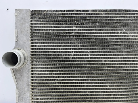 Chłodnica wody BMW F01 F02 F06 F07 F10 F11 F12 F13 08-17r. 2.0D 2.5D 3.0D diesel 8509176