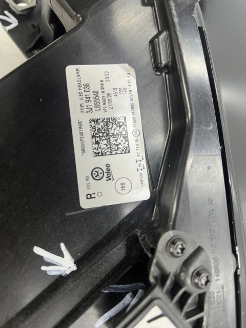 Lampa reflektor VW Passat B9 23r.- Prawa przednia FULL LED 3j1941036 Matrix IQ.Lighting prawy przód