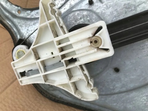 Podnośnik szyb Vw Volkswagen PASSAT B5 LIFT silniczek mechanizm tylny lewy