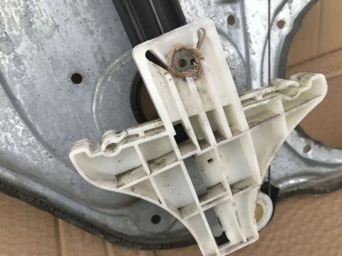 Podnośnik szyb Vw Volkswagen PASSAT B5 LIFT silniczek mechanizm tylny lewy