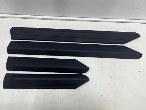 Listwa Suzuki Ignis 3 III 16r.- 5Drzwi KOMPLET listew na drzwi dodatkowe ochronne