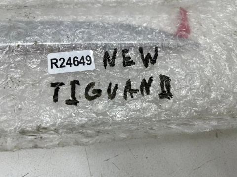 Listwa VW Tiguan 2 II 16-24r. listwa do drzwi prawy przód ozdobna chromowananowa orginalna 5na853332a2zz