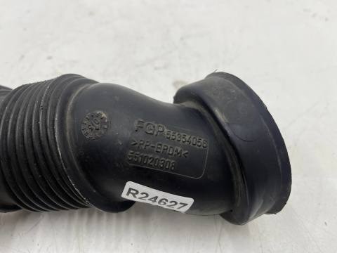 Rura Opel Zafira B 05-14r. 1.9 CDTI dolot przewód powietrza 55354056