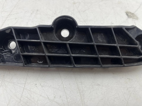 Ślizg BYD Seal 22r.- prawy przód mocowanie zderzaka prawe EKEA-2803411