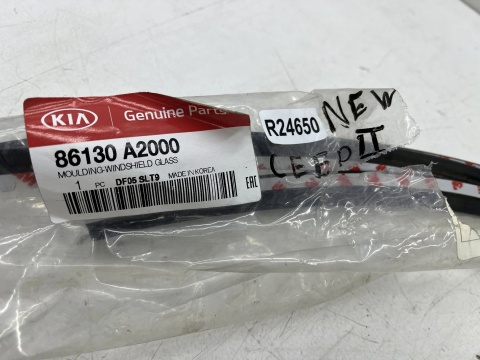 Uszczelka Kia Ceed 2 II 12-18r. guma szyby czołowej przedniej 86130a2000