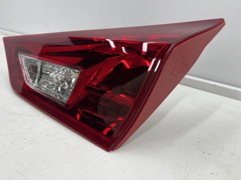 Lampa Toyota Auris II E18 Corolla HB 12-15r. NOWA prawa tylna w klapę bagażnika EU Oryginalna 81581-02460
