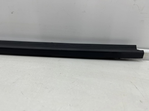 Listwa Suzuki SX4 06-14r. NOWA prawa przednia listwa zgarniająca uszczelka 83811-79j00-000
