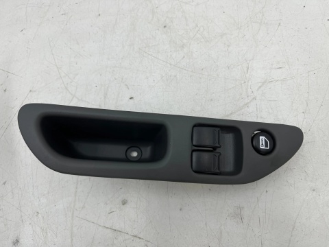Przełącznik Suzuki Wagon R+ 2 II 98-03r. panel podnoszenia szyb lewy przód EU 37990-83e30-t01
