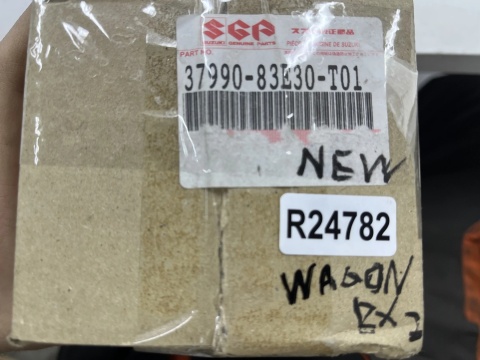 Przełącznik Suzuki Wagon R+ 2 II 98-03r. panel podnoszenia szyb lewy przód EU 37990-83e30-t01