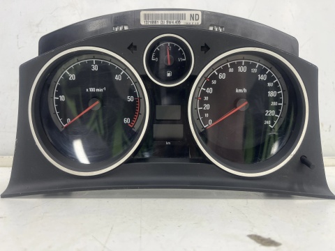 Licznik Opel Zafira B 05-14r. DIESEL zegary obrotomierz automat 13216661