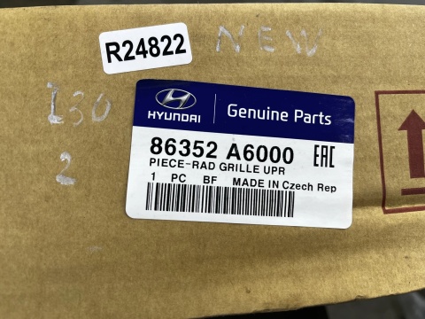 Atrapa Hyundai i30 11-17r. grill przednia maskownica zderzaka znaczek 86352a6000