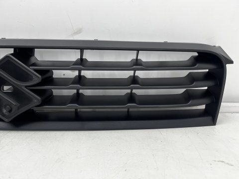 Atrapa Suzuki Splash 08-14r. grill przednia maskownica zderzaka znaczek 71741-51k00-5pk