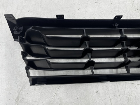 Atrapa Suzuki Splash 08-14r. grill przednia maskownica zderzaka znaczek 71741-51k00-5pk