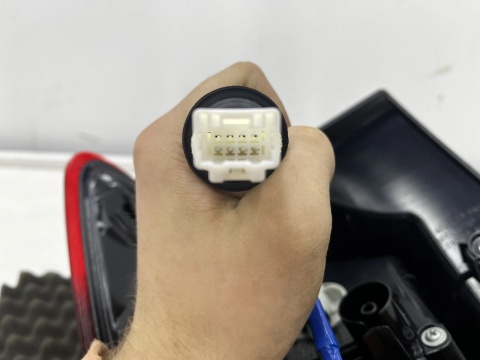 Lampa Mitsubishi ASX I Outlander Sport 10-19r. NOWA prawa tylna LED EU Oryginalna w błotnik prawy tył 8330b194