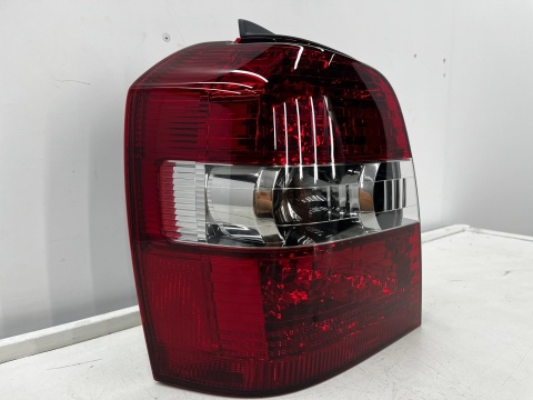 Lampa Toyota Highlander 01-04r. NOWA lewa tylna EU Oryginalna w błotnik lewy tył 81561-48090