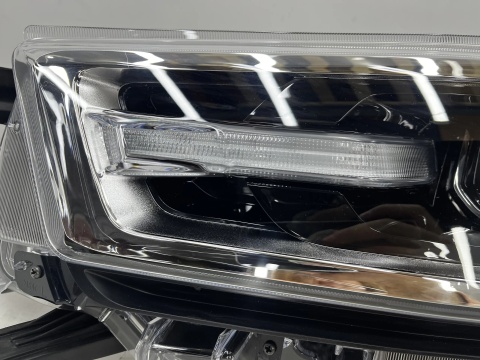 Lampa reflektor Toyota Hilux 8 VIII LIFT 20-26r. NOWA lewa przednia kompletna FULL LED Europa oryginal lewy przód 81150-0ku81
