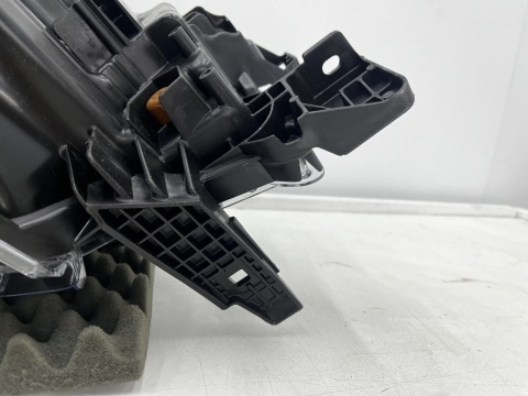 Lampa reflektor Toyota Hilux 8 VIII LIFT 20-26r. NOWA lewa przednia kompletna FULL LED Europa oryginal lewy przód 81150-0ku81