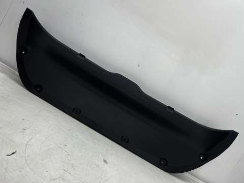 Tapicerka Suzuki Swift IV mk6 04-10r. boczek klapy bagażnika osłona 83770-68l00-s1s