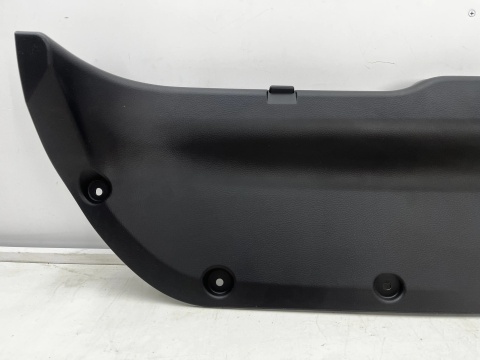 Tapicerka Suzuki Swift IV mk6 04-10r. boczek klapy bagażnika osłona 83770-68l00-s1s