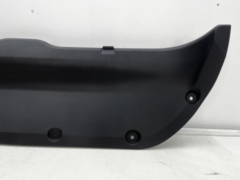 Tapicerka Suzuki Swift IV mk6 04-10r. boczek klapy bagażnika osłona 83770-68l00-s1s